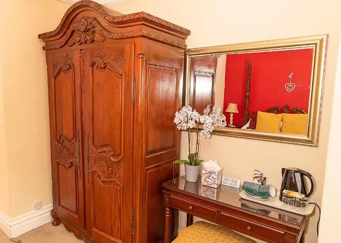 Beaumont - Adult Only - Free Car Park & Off Site Access To The Local Health Centre 5* Windermere