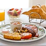 Beaumont Windermere - Adults-Only Boutique Guest House- Free Parking & Wellness Access Casa de hóspedes Windermere