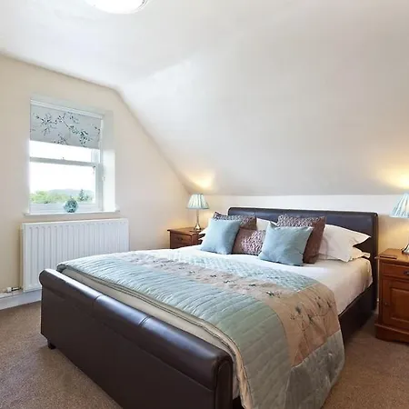 Beaumont - Adult Only - Free Car Park & Off Site Access To The Local Health Centre 5*