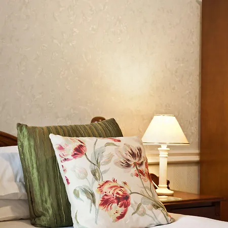 Beaumont - Adults-only Boutique Guest House- Free Parking & Wellness Access بيت ضيافة ويندرمير