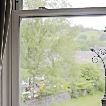 Beaumont - Adults-only Boutique Guest House- Free Parking & Wellness Access Windermere