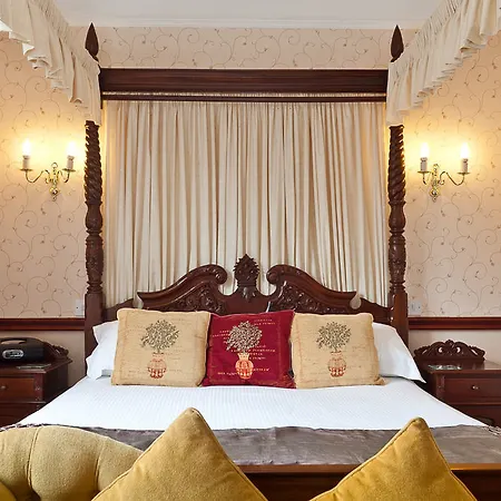 Beaumont Guest House- Free Private Parking & Off-site Health Centre Access - Adults Only Guest house 5*