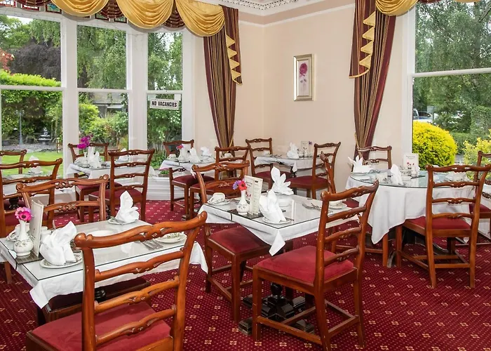 Beaumont - Adult Only - Free Car Park & Off Site Access To The Local Health Centre