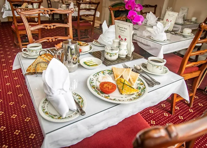 Beaumont - Adult Only - Free Car Park & Off Site Access To The Local Health Centre Guest house Windermere