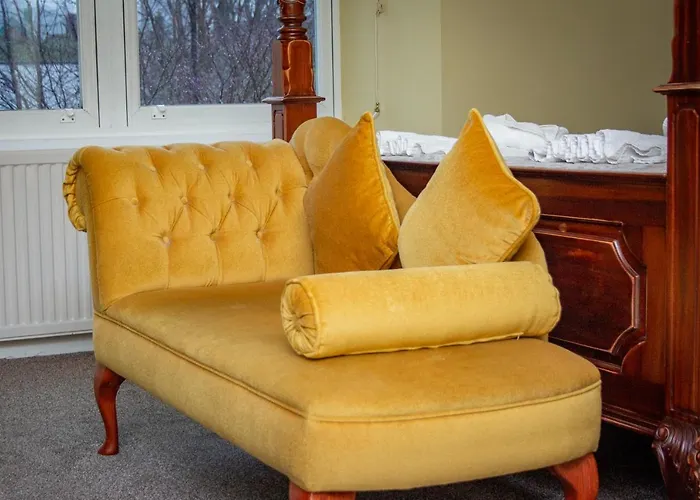 Guest house Beaumont - Adult Only - Free Car Park & Off Site Access To The Local Health Centre