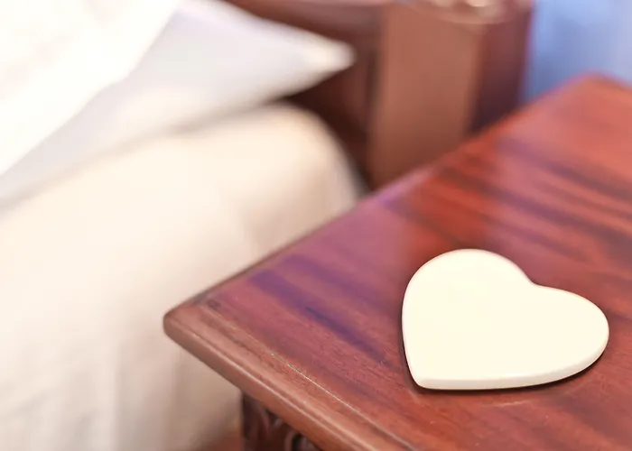 Beaumont - Adult Only - Free Car Park & Off Site Access To The Local Health Centre