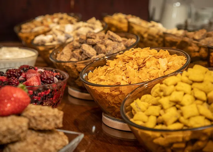 Beaumont - Adult Only - Free Car Park & Off Site Access To The Local Health Centre