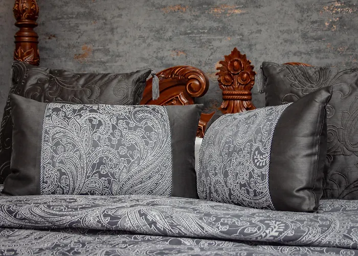 Guest house Beaumont - Adult Only - Free Car Park & Off Site Access To The Local Health Centre