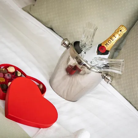 Beaumont - Adult Only - Free Car Park & Off Site Access To The Local Health Centre ווינדרמר