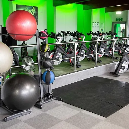 Beaumont - Adult Only - Free Car Park & Off Site Access To The Local Health Centre בית הארחה 5*