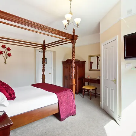 Beaumont - Adult Only - Free Car Park & Off Site Access To The Local Health Centre בית הארחה 5*